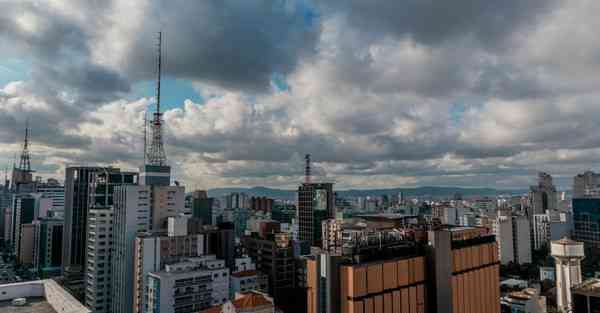 94年属狗山头火命纹什么身好,山头火带金首饰可以吗